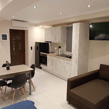 Newly Renovated Apartment Next To The Port Mantouki エクステリア 写真