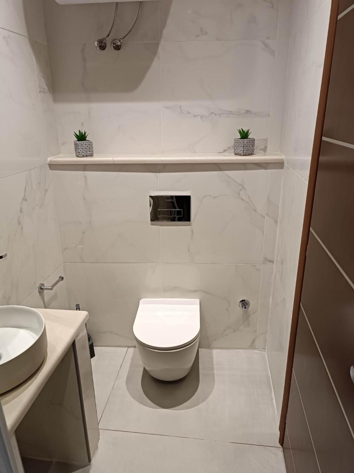 Newly Renovated Apartment Next To The Port Mantouki エクステリア 写真