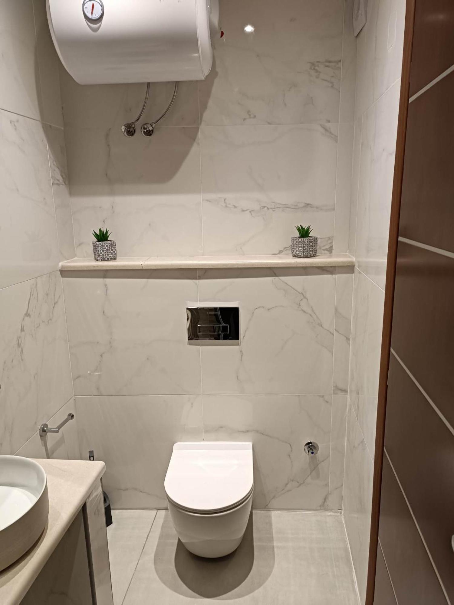 Newly Renovated Apartment Next To The Port Mantouki エクステリア 写真