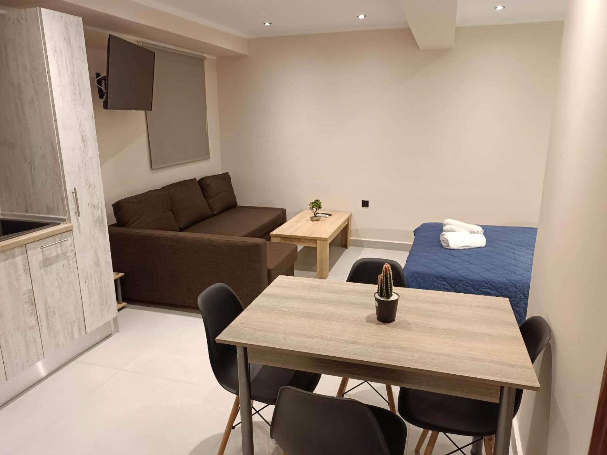 Newly Renovated Apartment Next To The Port Mantouki エクステリア 写真