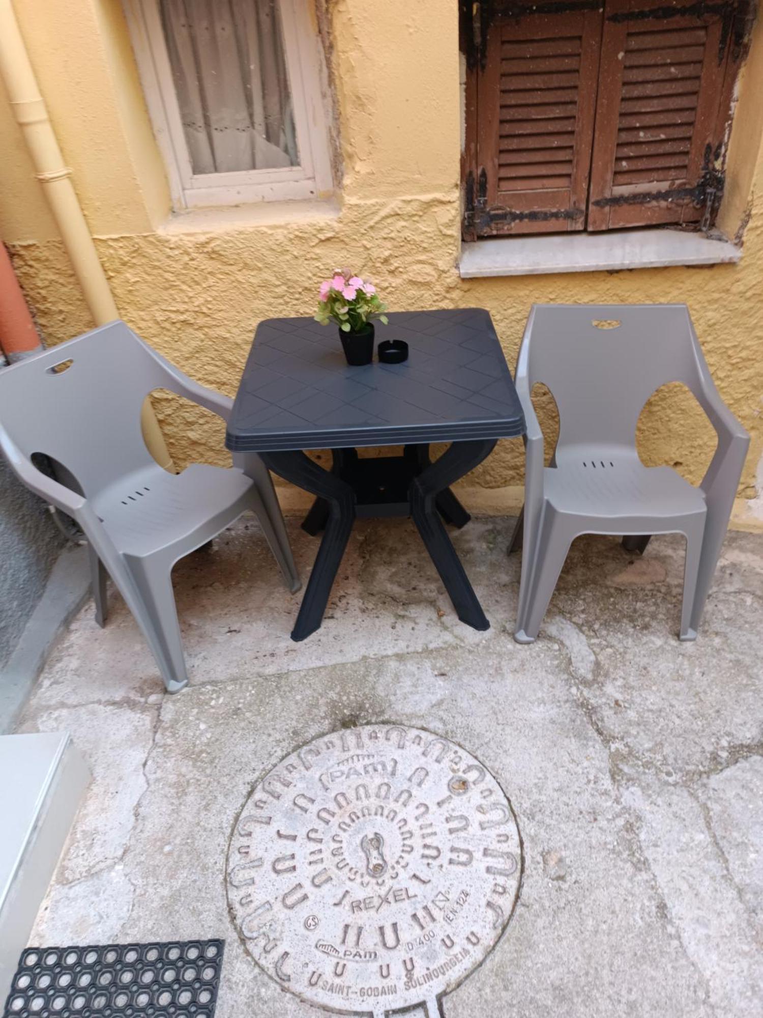 Newly Renovated Apartment Next To The Port Mantouki エクステリア 写真